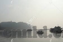 在线中文字幕人妻-探索在线中文字幕的多元文化视角，人妻角色的细腻呈现